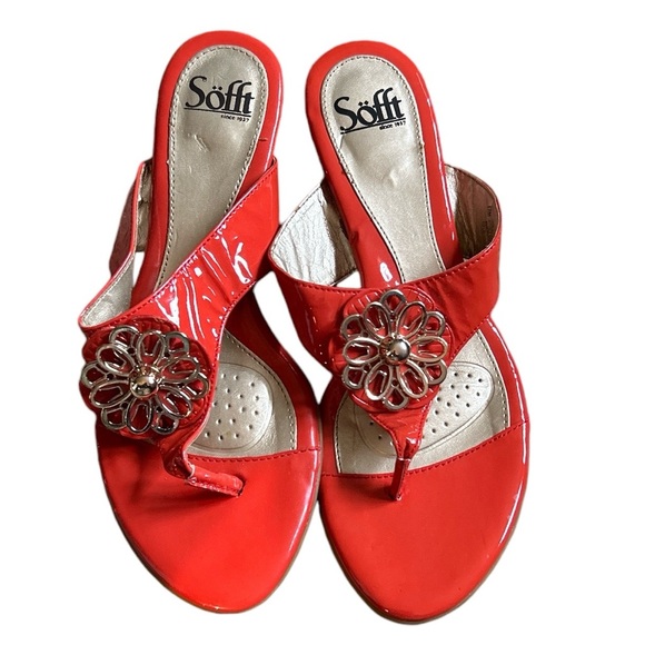 Sofft Orange Patent Leather Sandals With Flower Detail Size 8.5 - Picture 2 of 8